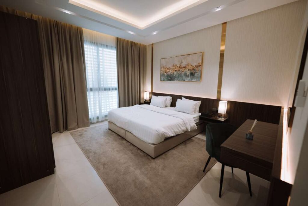 2 Bedroom Apartment 13,9,4 4