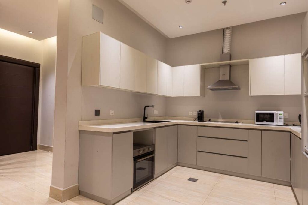 Apartment 19-H7 8